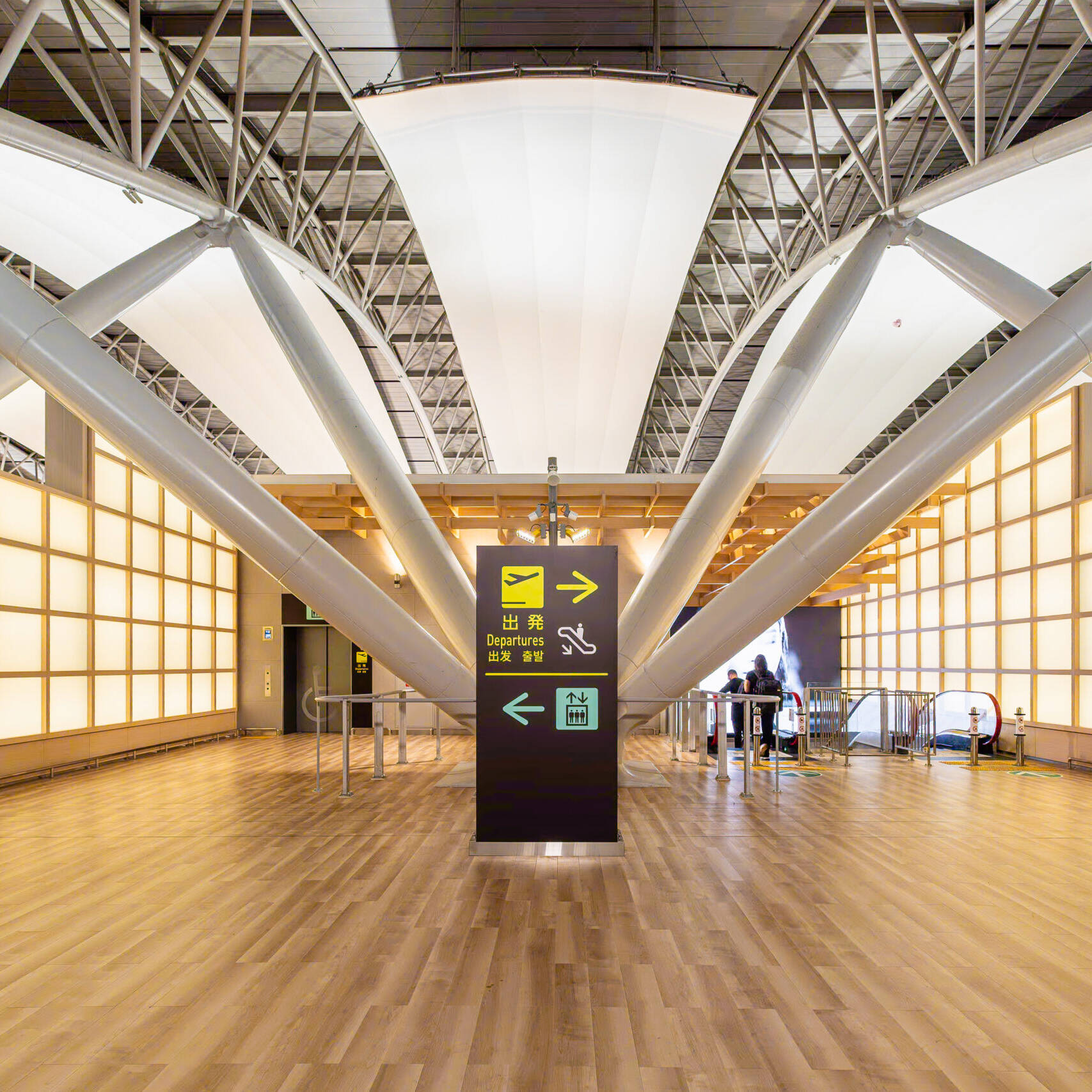 Passenger concourse architecture at Kansai International Airport